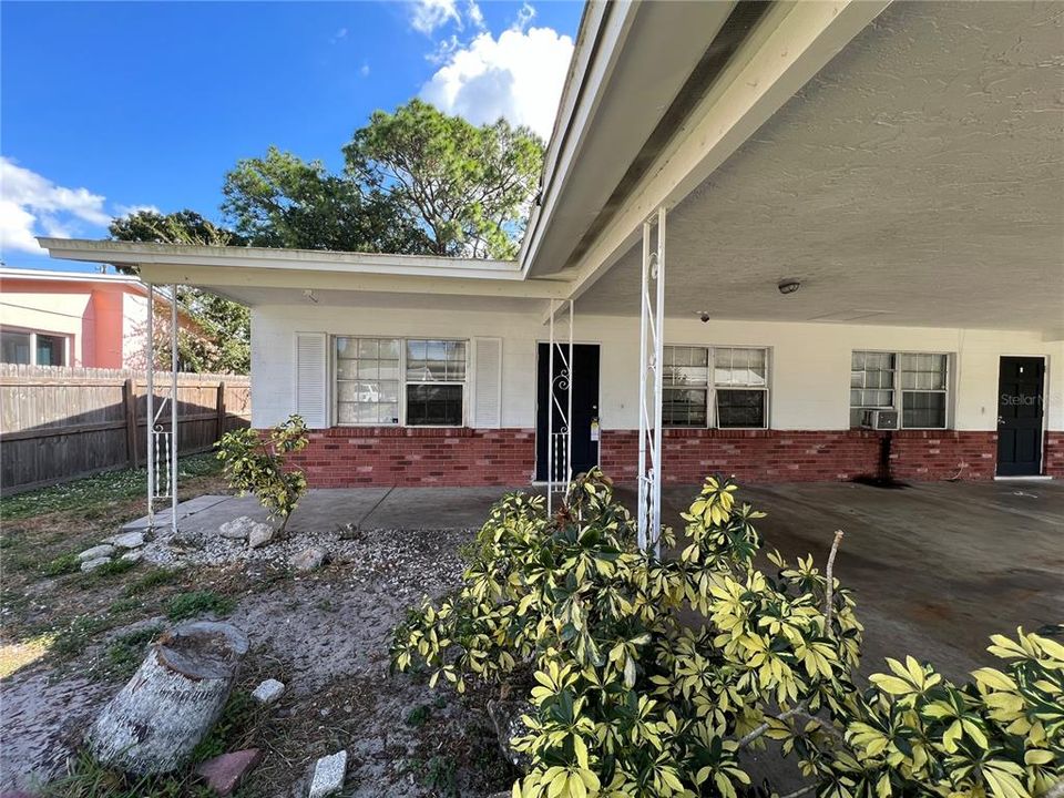 For Rent: $1,500 (2 beds, 1 baths, 889 Square Feet)