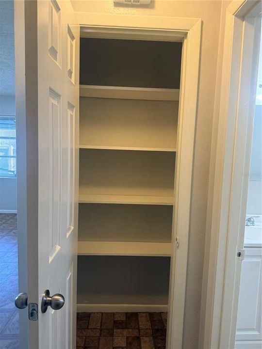 For Rent: $1,500 (2 beds, 1 baths, 889 Square Feet)