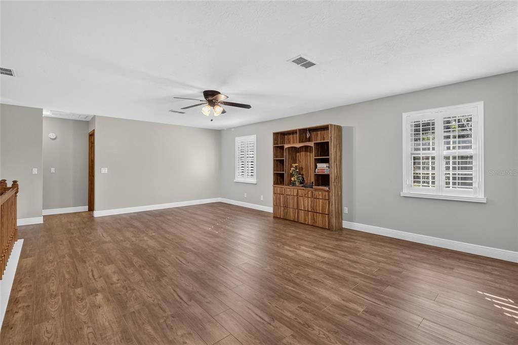 For Sale: $799,990 (3 beds, 3 baths, 2336 Square Feet)