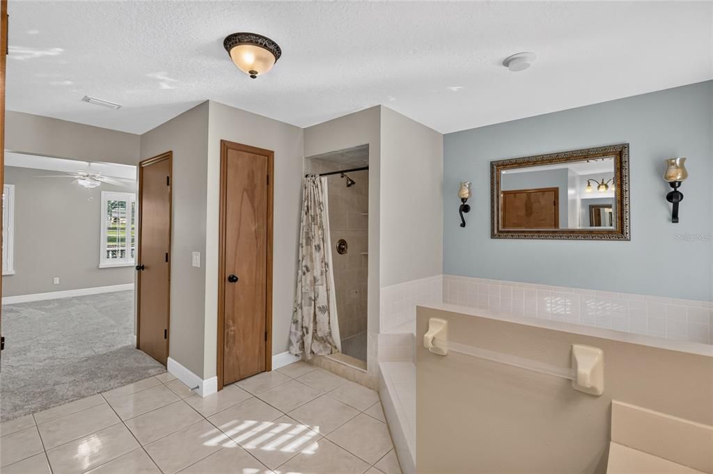 For Sale: $799,990 (3 beds, 3 baths, 2336 Square Feet)