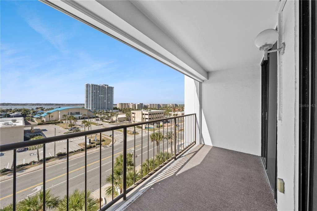 For Sale: $369,000 (2 beds, 2 baths, 1700 Square Feet)