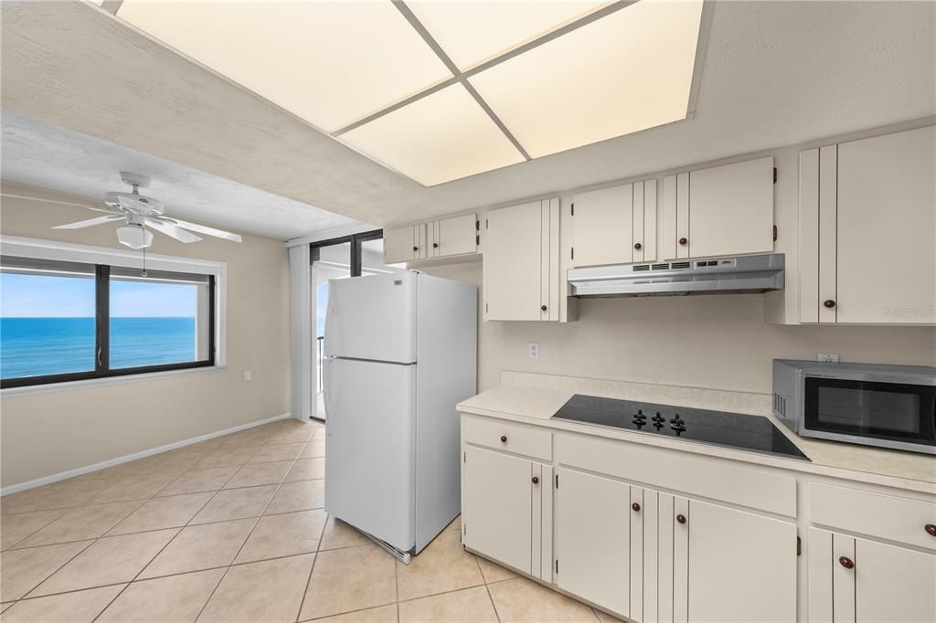 For Sale: $369,000 (2 beds, 2 baths, 1700 Square Feet)