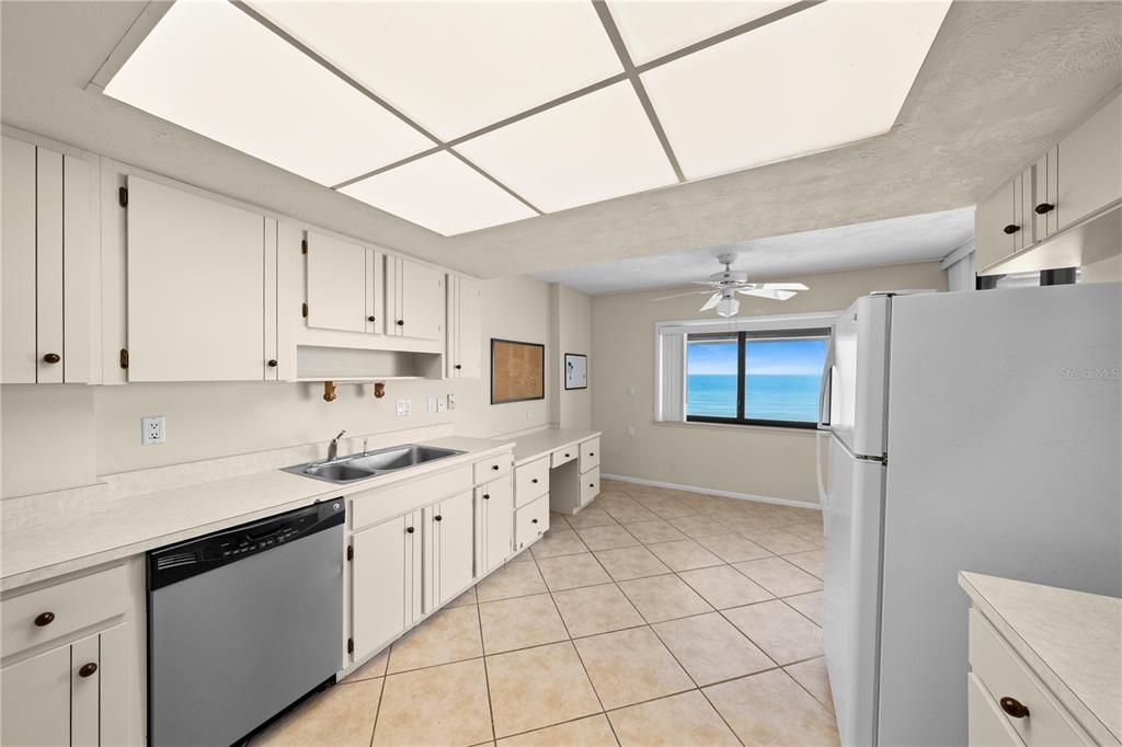For Sale: $369,000 (2 beds, 2 baths, 1700 Square Feet)
