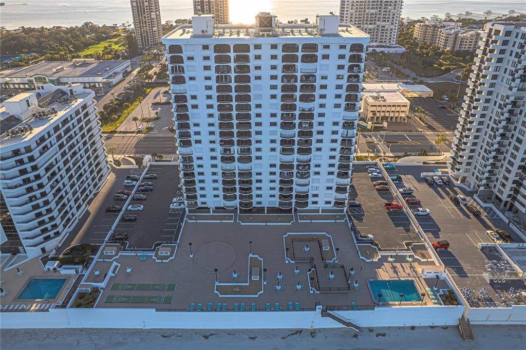 For Sale: $369,000 (2 beds, 2 baths, 1700 Square Feet)