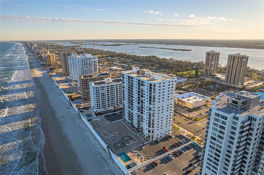 For Sale: $369,000 (2 beds, 2 baths, 1700 Square Feet)