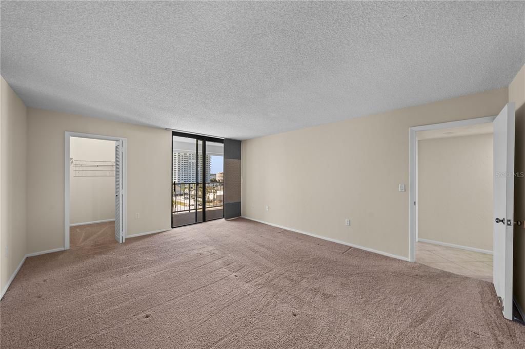 For Sale: $369,000 (2 beds, 2 baths, 1700 Square Feet)