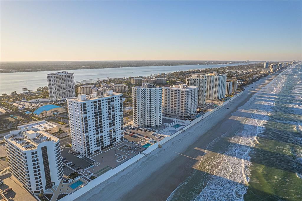 For Sale: $369,000 (2 beds, 2 baths, 1700 Square Feet)