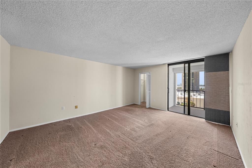 For Sale: $369,000 (2 beds, 2 baths, 1700 Square Feet)