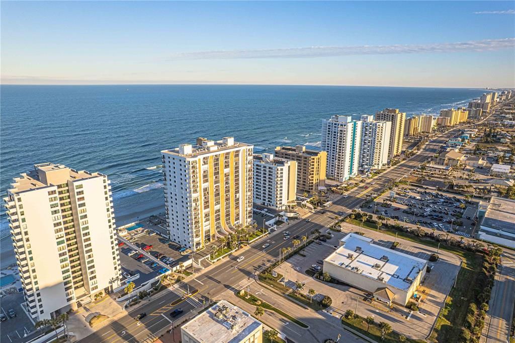 For Sale: $369,000 (2 beds, 2 baths, 1700 Square Feet)