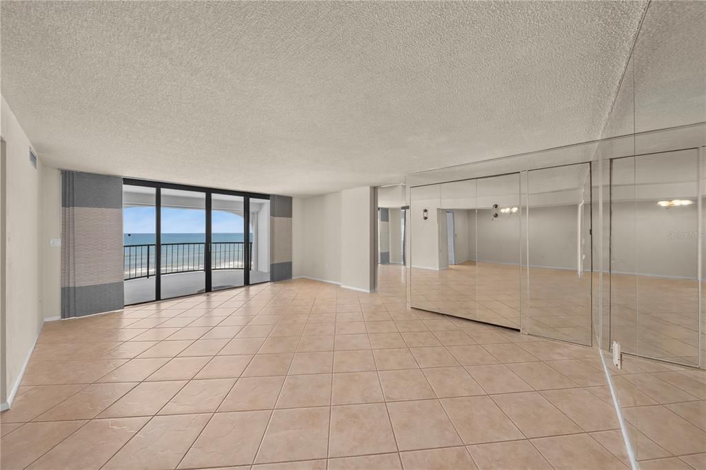 For Sale: $369,000 (2 beds, 2 baths, 1700 Square Feet)