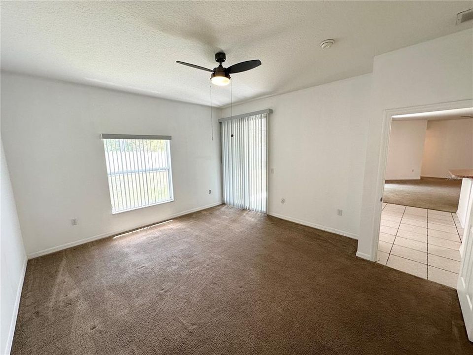 En Venta: $374,999 (4 camas, 2 baños, 2250 Pies cuadrados)