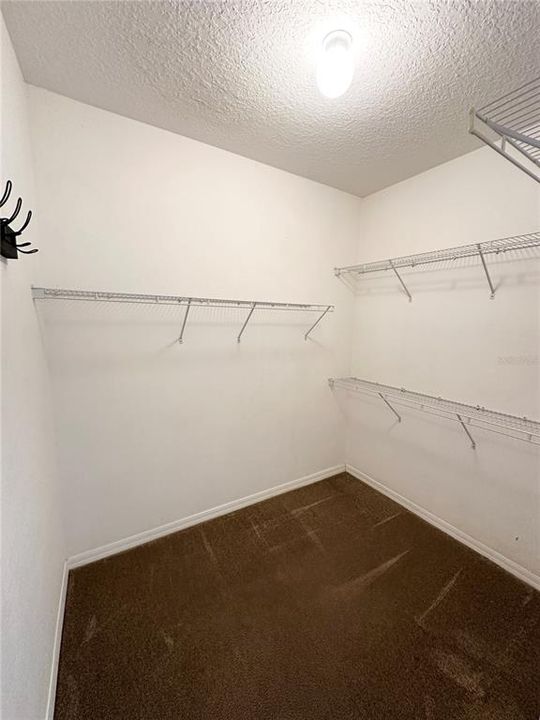 En Venta: $374,999 (4 camas, 2 baños, 2250 Pies cuadrados)