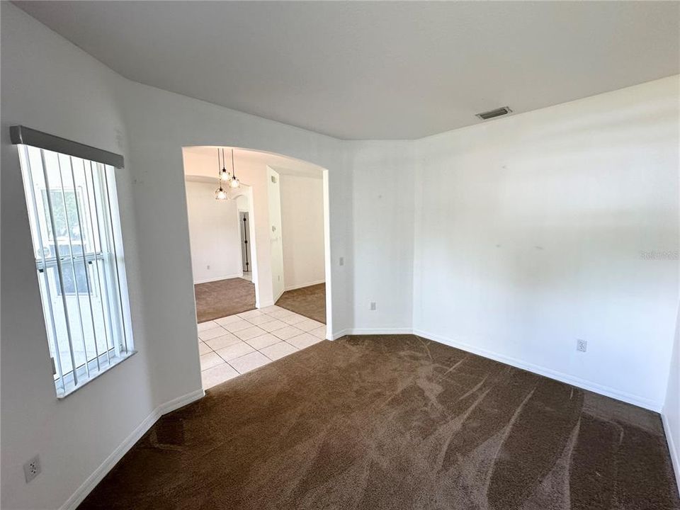 En Venta: $374,999 (4 camas, 2 baños, 2250 Pies cuadrados)