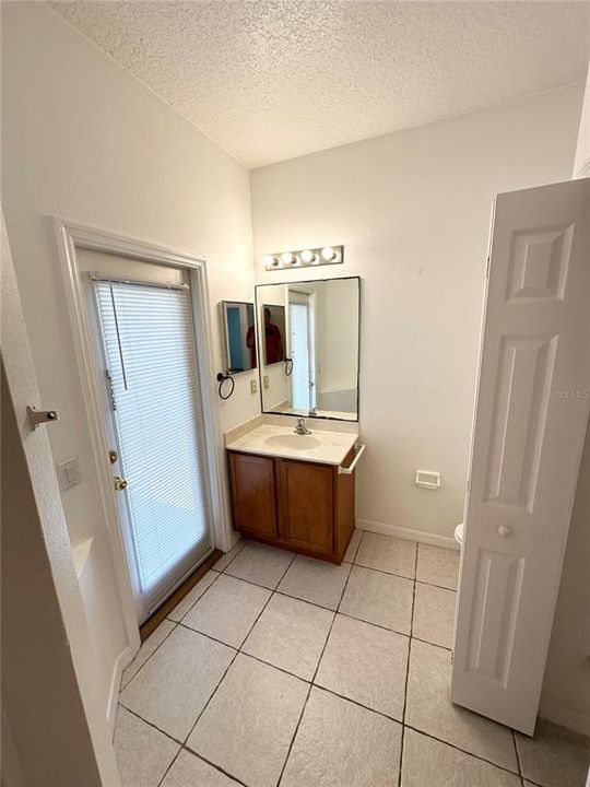 En Venta: $374,999 (4 camas, 2 baños, 2250 Pies cuadrados)