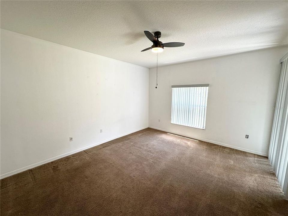 En Venta: $374,999 (4 camas, 2 baños, 2250 Pies cuadrados)