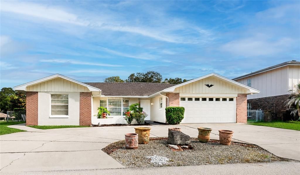 For Sale: $595,000 (3 beds, 2 baths, 2142 Square Feet)
