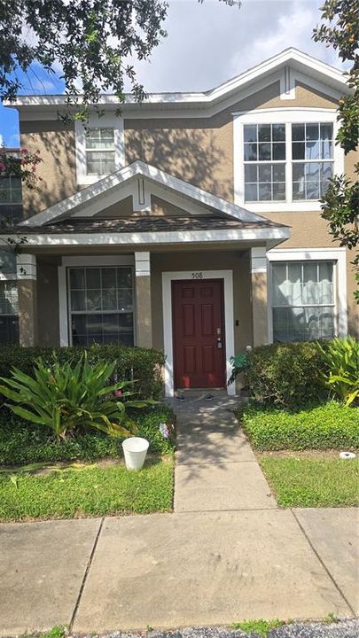 For Sale: $250,000 (3 beds, 3 baths, 1638 Square Feet)