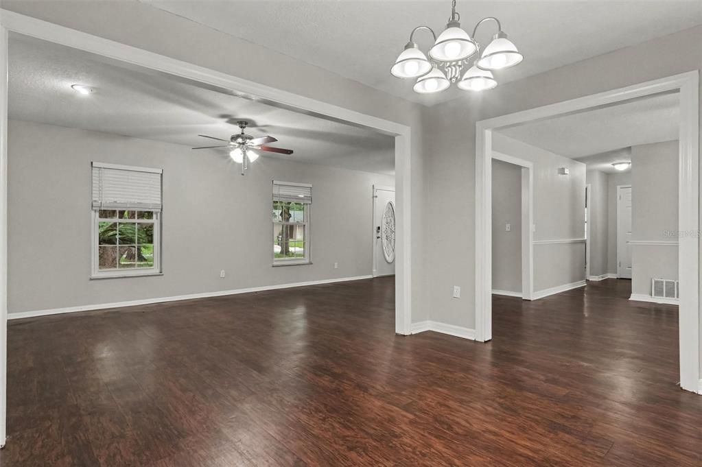 For Sale: $399,900 (3 beds, 2 baths, 1762 Square Feet)
