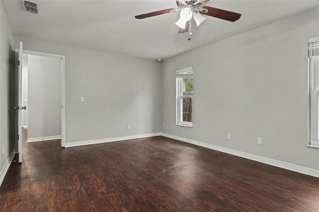 For Sale: $399,900 (3 beds, 2 baths, 1762 Square Feet)