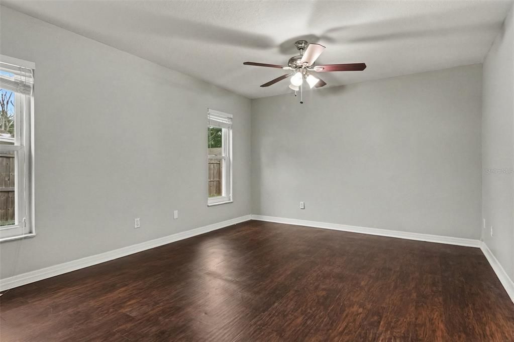 For Sale: $399,900 (3 beds, 2 baths, 1762 Square Feet)