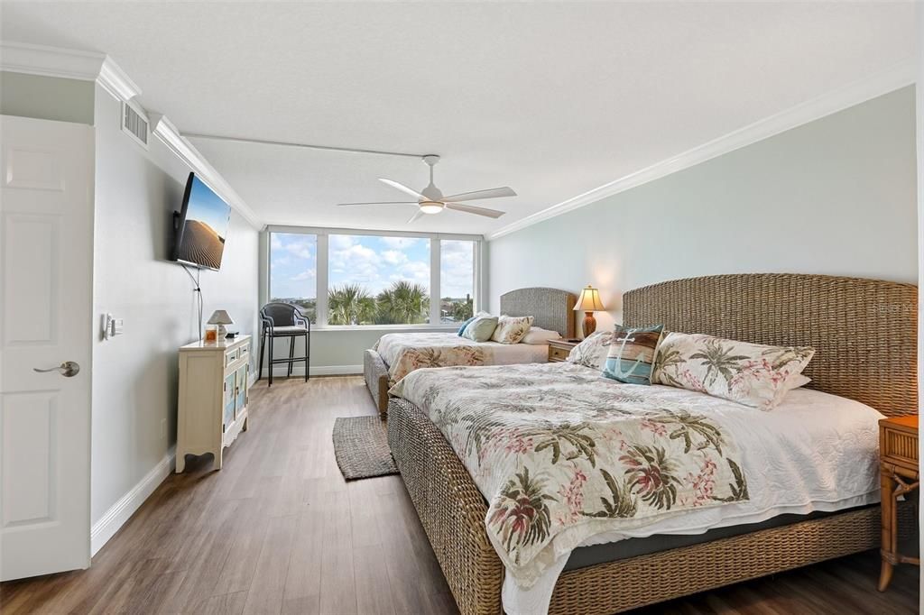 For Sale: $845,000 (2 beds, 2 baths, 1930 Square Feet)