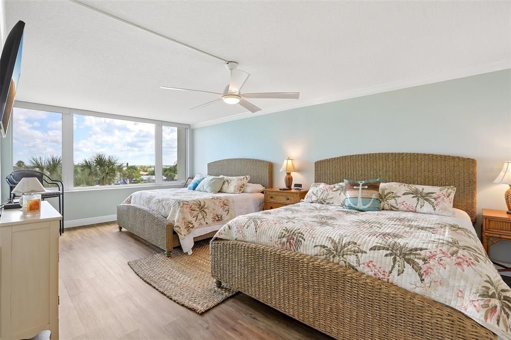 For Sale: $845,000 (2 beds, 2 baths, 1930 Square Feet)