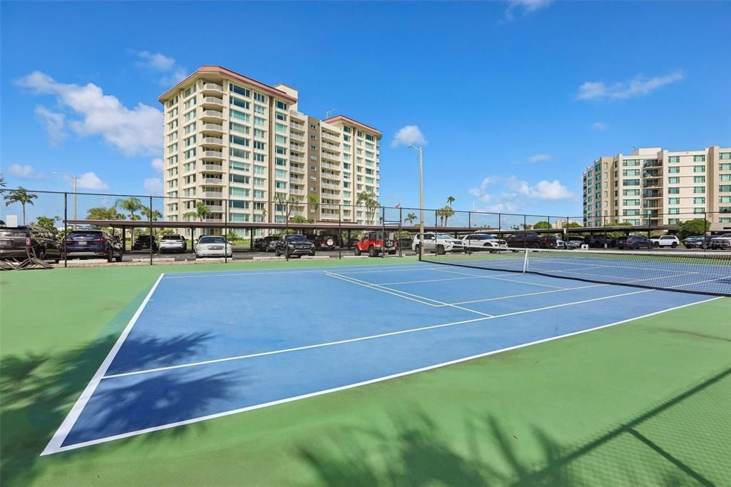 For Sale: $845,000 (2 beds, 2 baths, 1930 Square Feet)