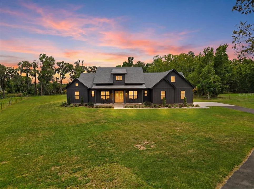En Venta: $1,195,000 (4 camas, 3 baños, 2954 Pies cuadrados)