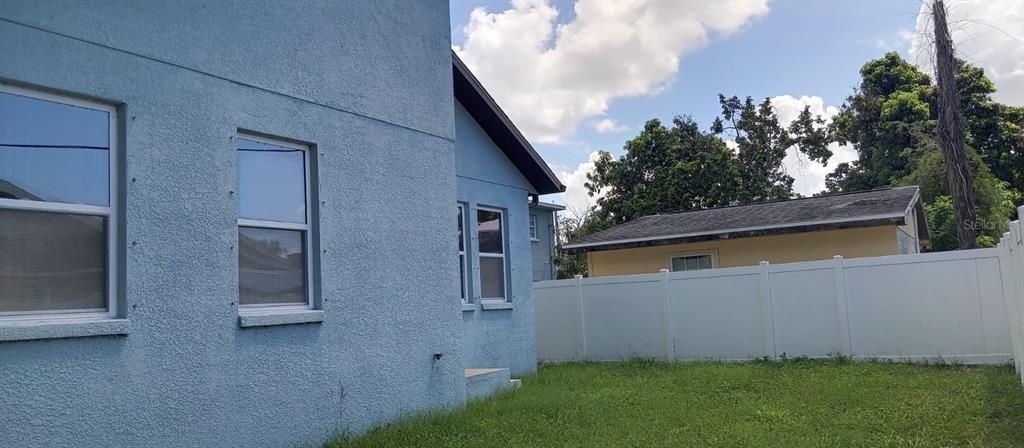 For Rent: $2,900 (3 beds, 2 baths, 1432 Square Feet)