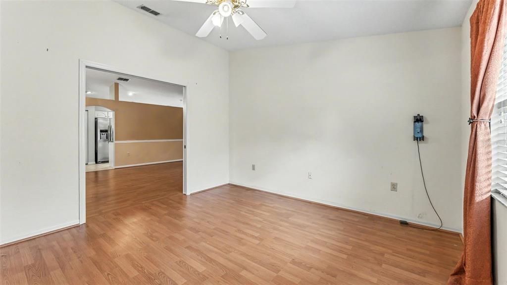 En Venta: $279,900 (2 camas, 2 baños, 1812 Pies cuadrados)