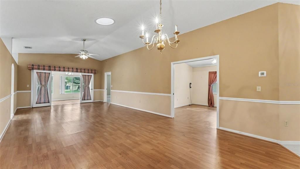 En Venta: $279,900 (2 camas, 2 baños, 1812 Pies cuadrados)
