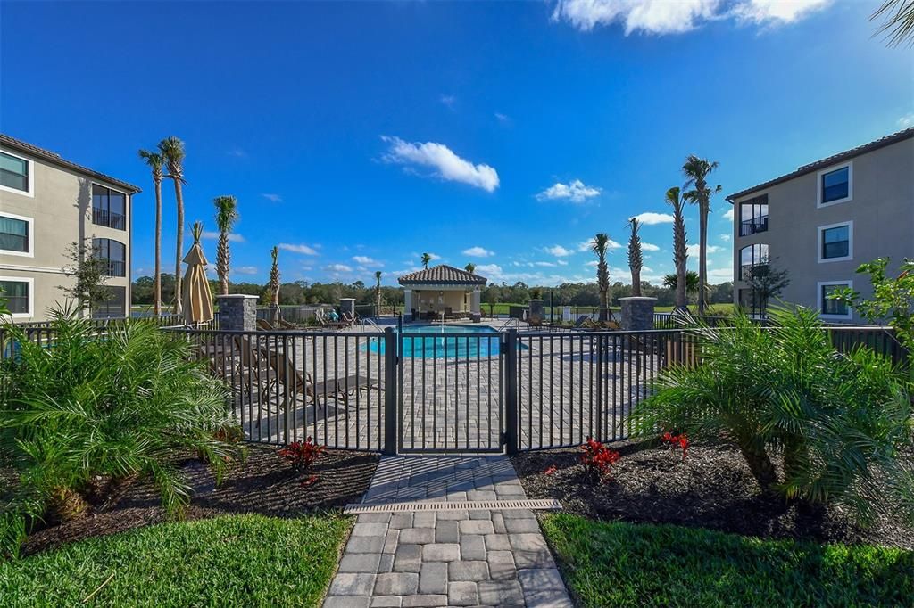 For Rent: $5,200 (2 beds, 2 baths, 1142 Square Feet)