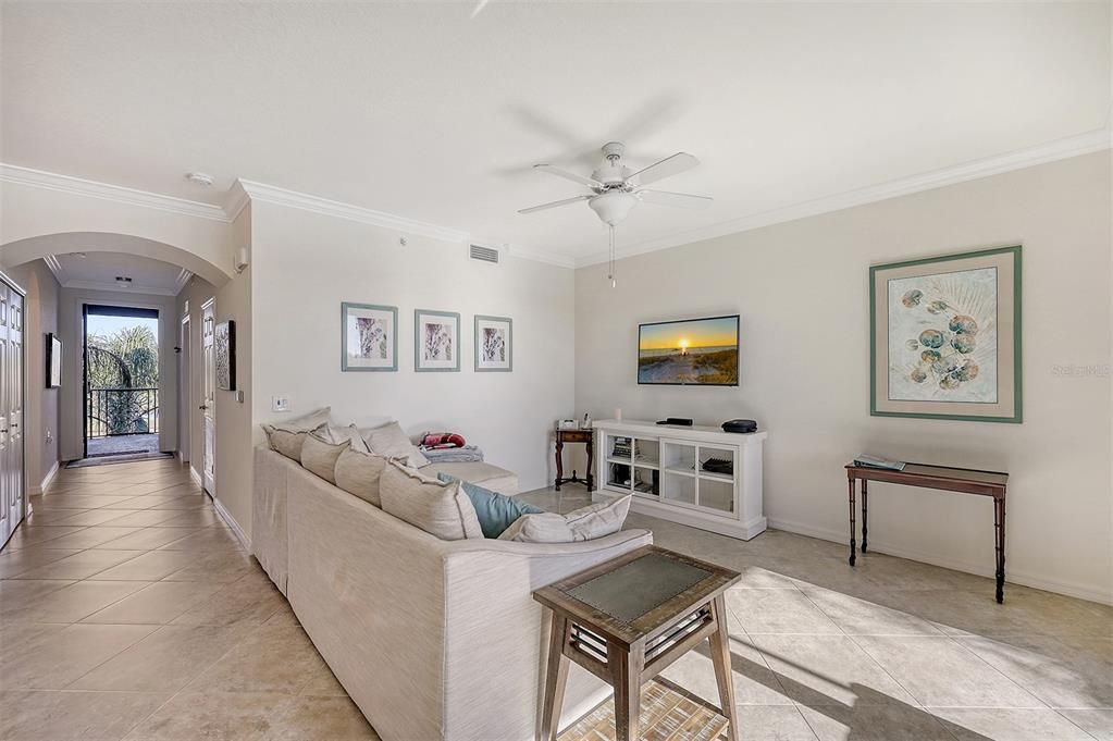 For Rent: $5,200 (2 beds, 2 baths, 1142 Square Feet)