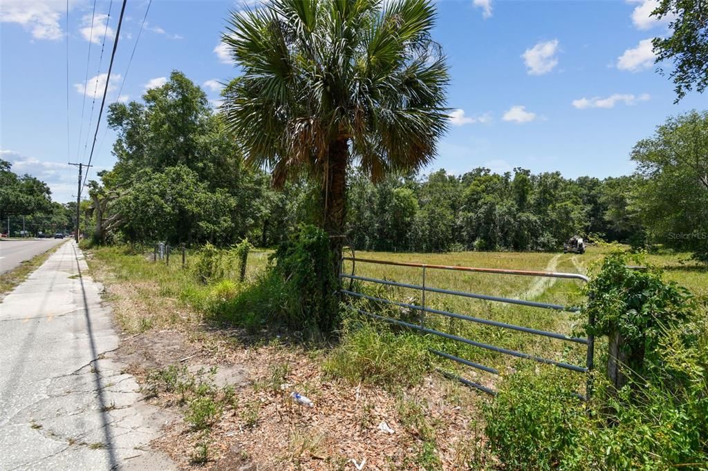 На продажу: $499,000 (3.63 acres)