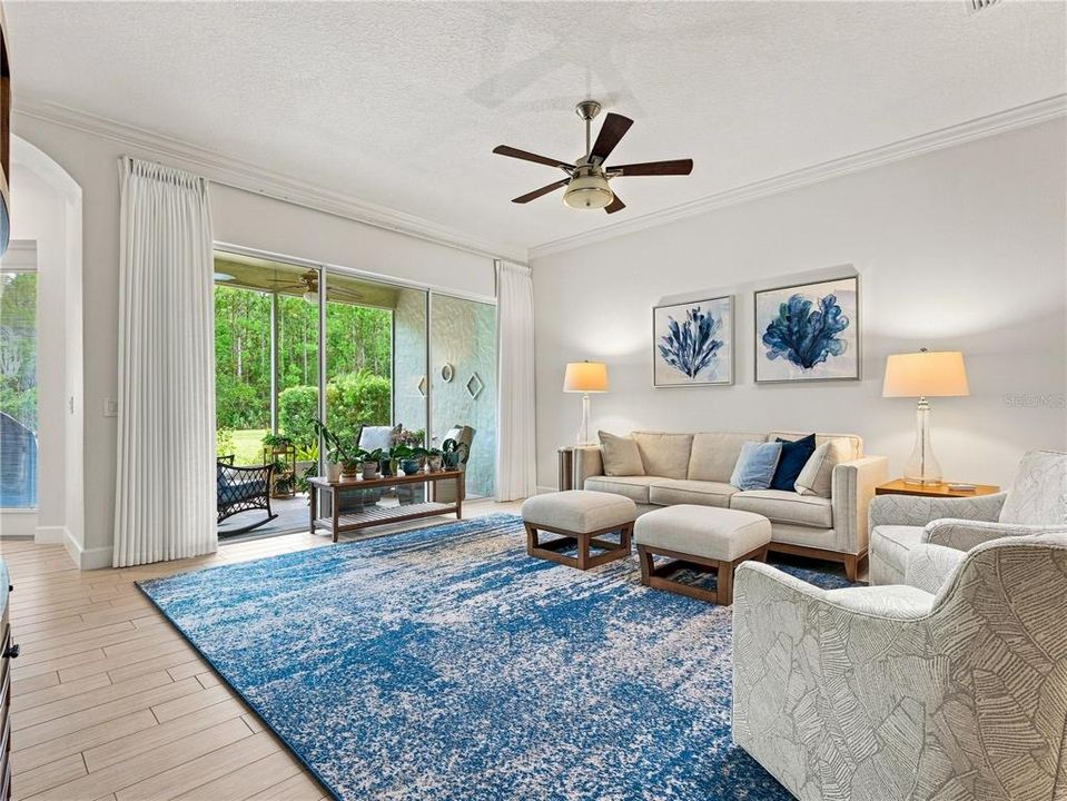 En Venta: $439,900 (2 camas, 2 baños, 1950 Pies cuadrados)