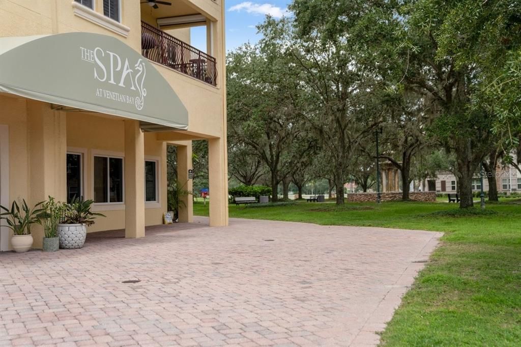 En Venta: $439,900 (2 camas, 2 baños, 1950 Pies cuadrados)