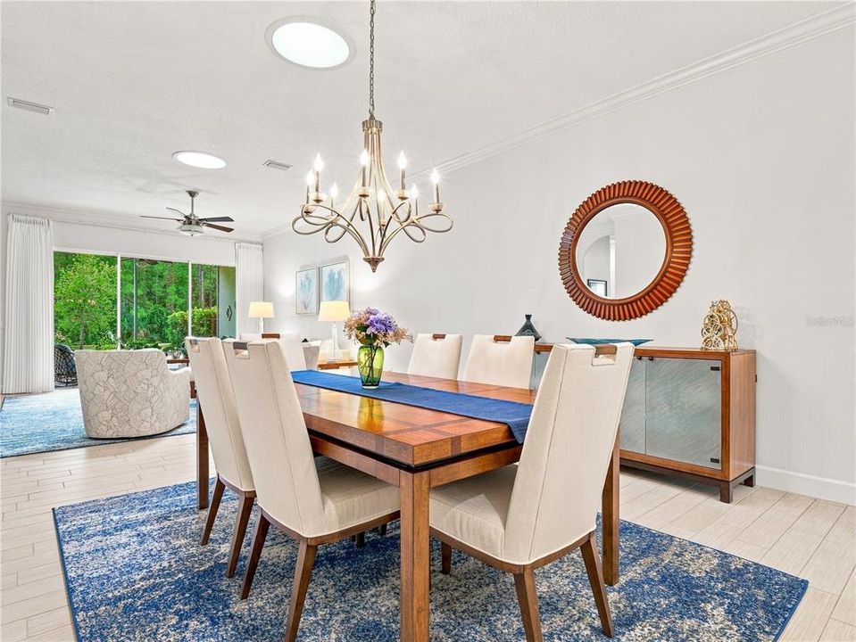 En Venta: $439,900 (2 camas, 2 baños, 1950 Pies cuadrados)