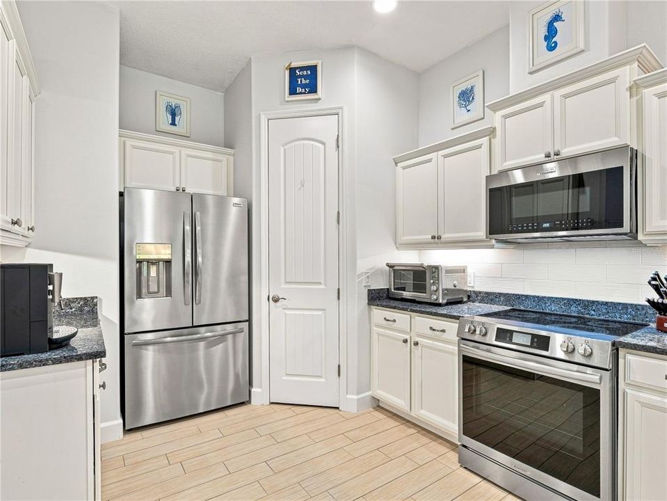 En Venta: $439,900 (2 camas, 2 baños, 1950 Pies cuadrados)