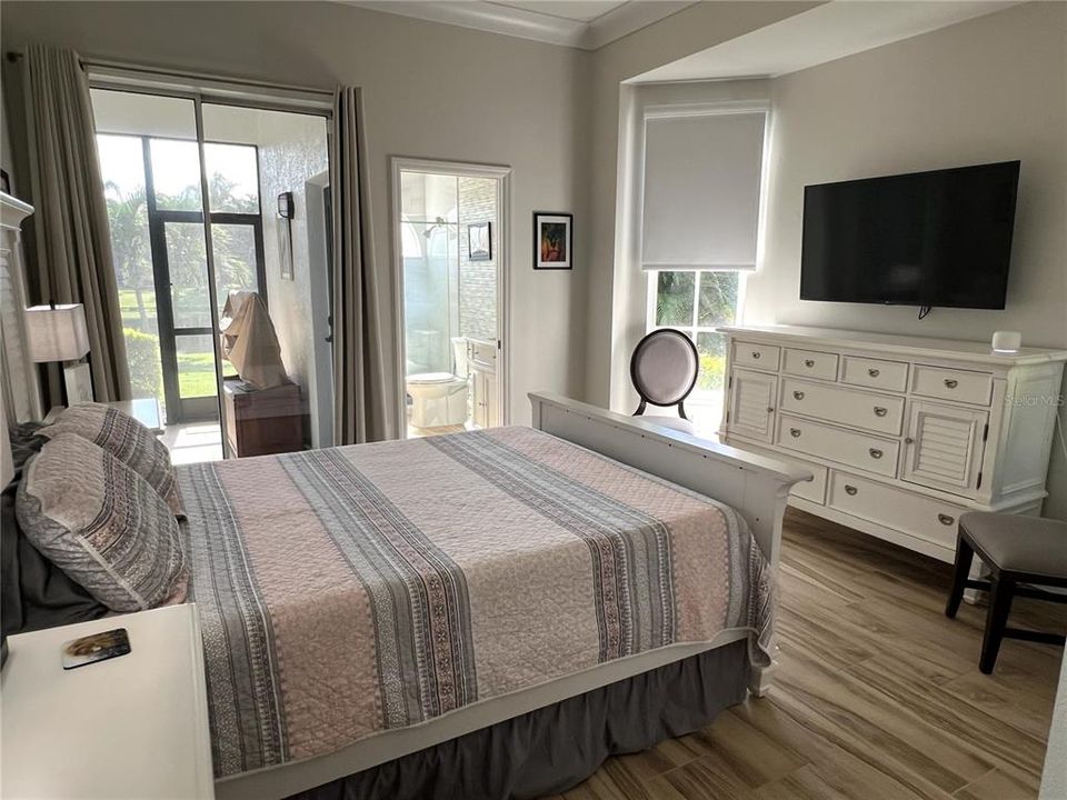 En Venta: $999,500 (3 camas, 3 baños, 2729 Pies cuadrados)