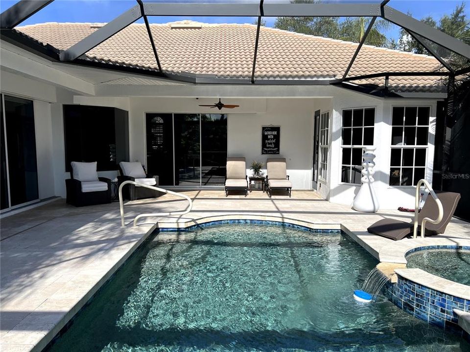 En Venta: $999,500 (3 camas, 3 baños, 2729 Pies cuadrados)