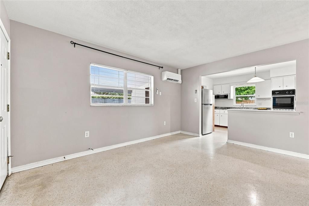 En Venta: $550,000 (4 camas, 0 baños, 1548 Pies cuadrados)