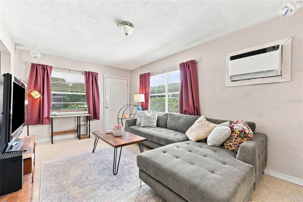 En Venta: $550,000 (4 camas, 0 baños, 1548 Pies cuadrados)