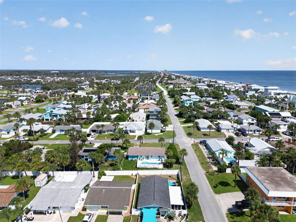 For Sale: $375,000 (2 beds, 2 baths, 1014 Square Feet)
