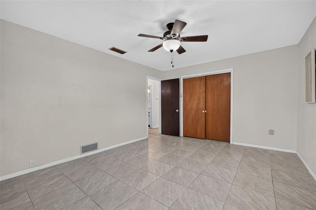 For Sale: $375,000 (2 beds, 2 baths, 1014 Square Feet)