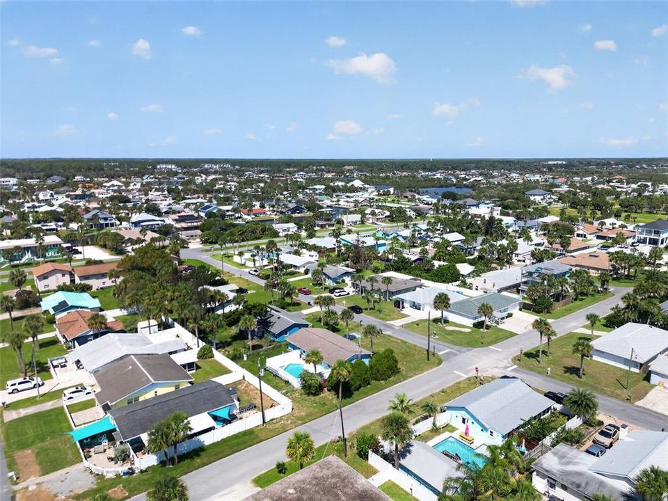 For Sale: $375,000 (2 beds, 2 baths, 1014 Square Feet)