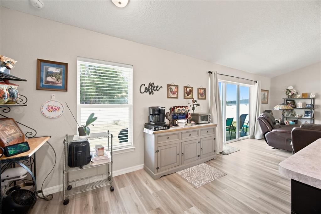 For Sale: $295,000 (3 beds, 2 baths, 1702 Square Feet)