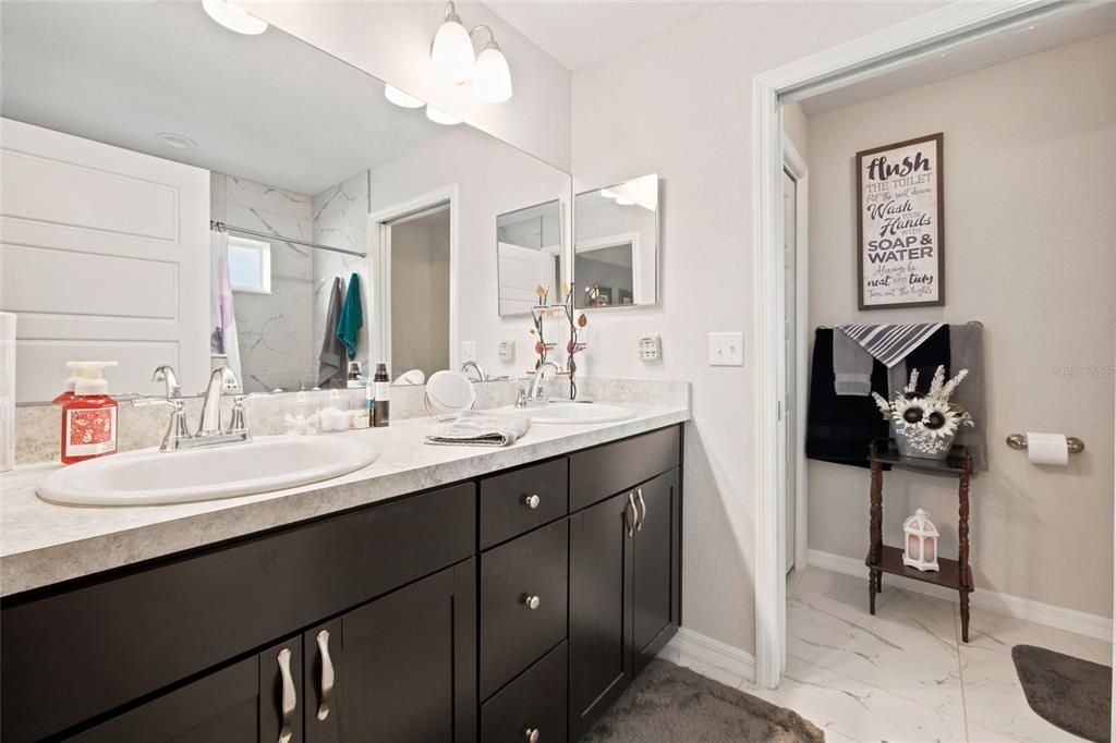For Sale: $295,000 (3 beds, 2 baths, 1702 Square Feet)