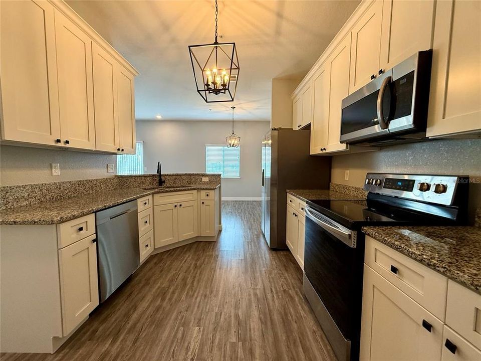 For Rent: $2,400 (3 beds, 2 baths, 1625 Square Feet)