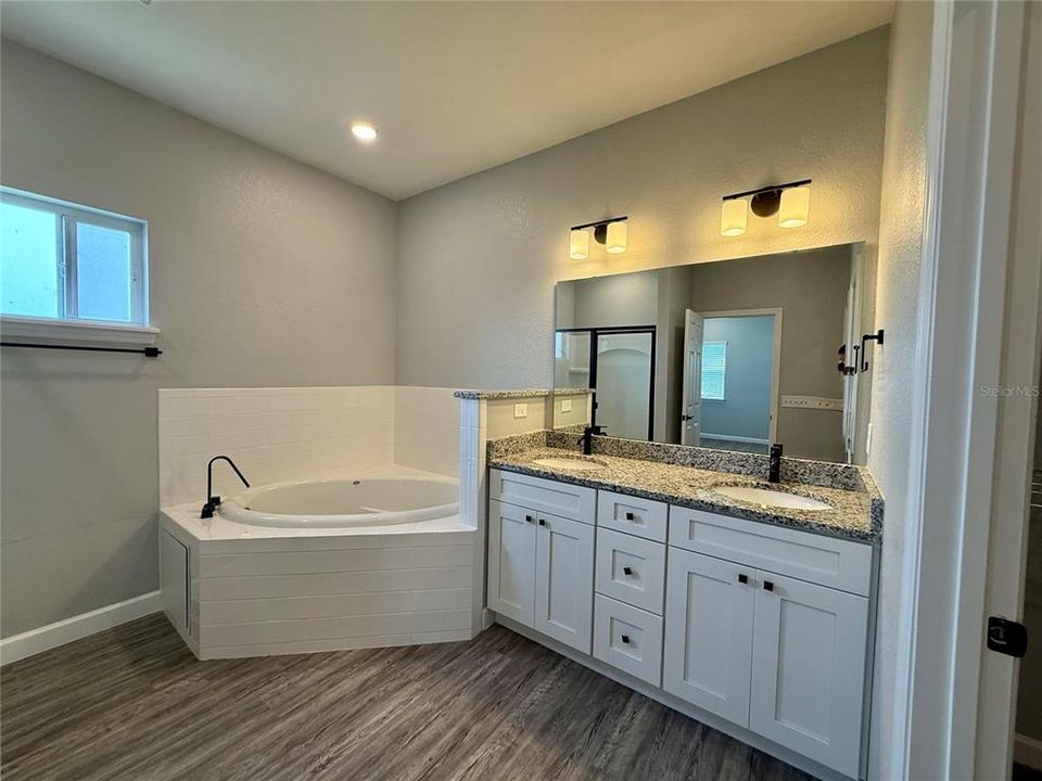 For Rent: $2,400 (3 beds, 2 baths, 1625 Square Feet)
