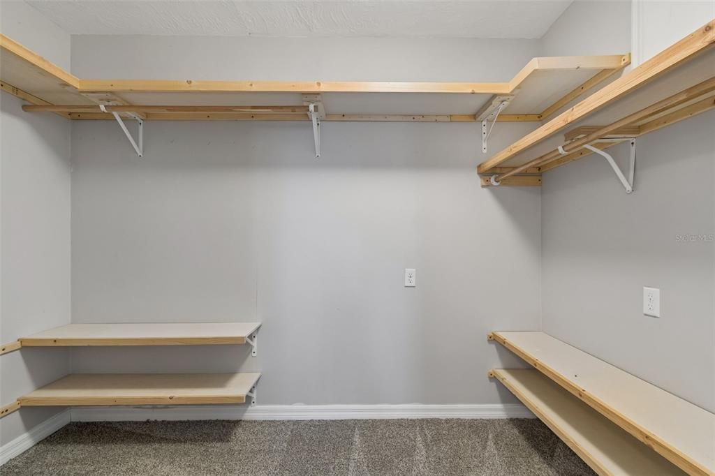 En Venta: $1,250,000 (4 camas, 2 baños, 2338 Pies cuadrados)
